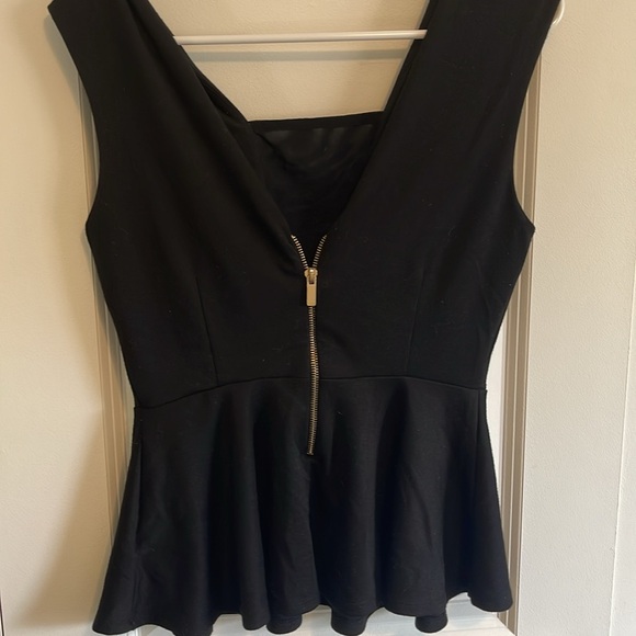 Forever 21 Love 21 black peplum tank top with back zipper size medium - Picture 3 of 3